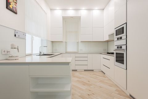 Почему белая кухня остаётся актуальной в 2024-2025 годах?