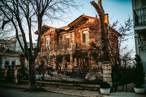 Что такое клееный брус и чем он отличается от обычного?
