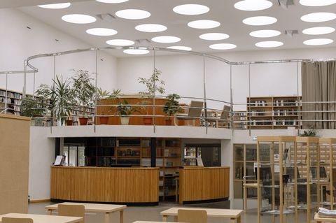 Какие нормативы микроклимата нужно соблюдать для хранения книг в жилом помещении?
